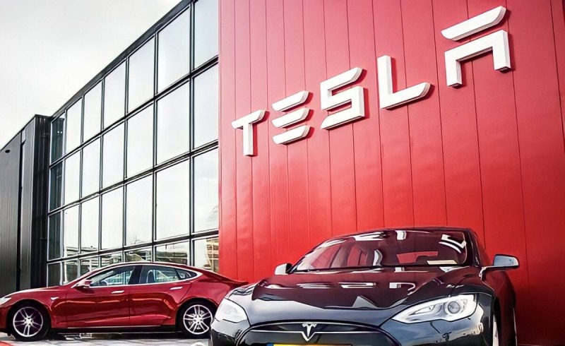 Прибыль Tesla упала более чем на 50%