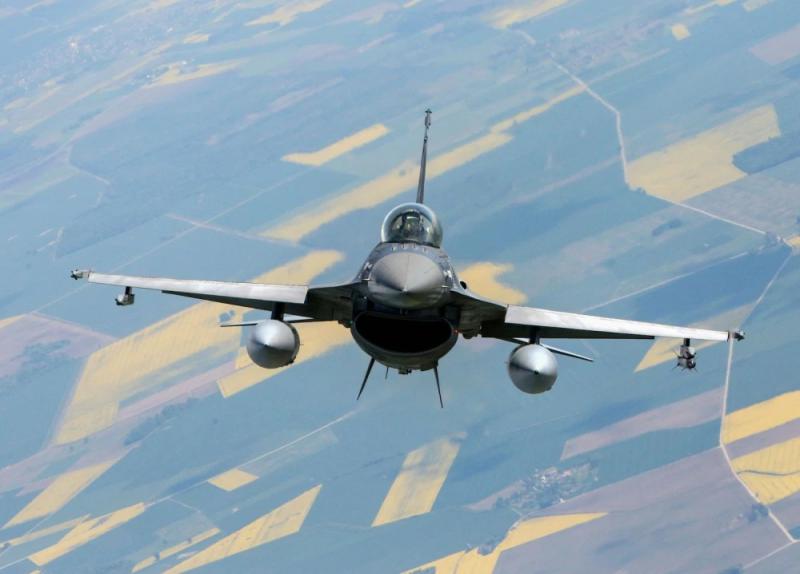 Дания разрешит Украине бить своими F-16 по целям в России