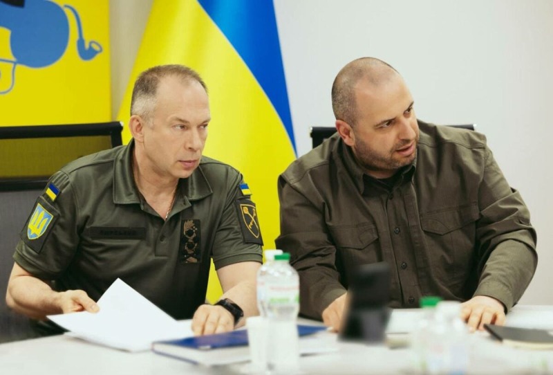 Франция отправит в Украину военных инструкторов