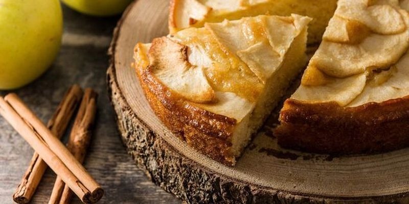 Как приготовить ленивый пирог с яблоками: лучше шарлотки