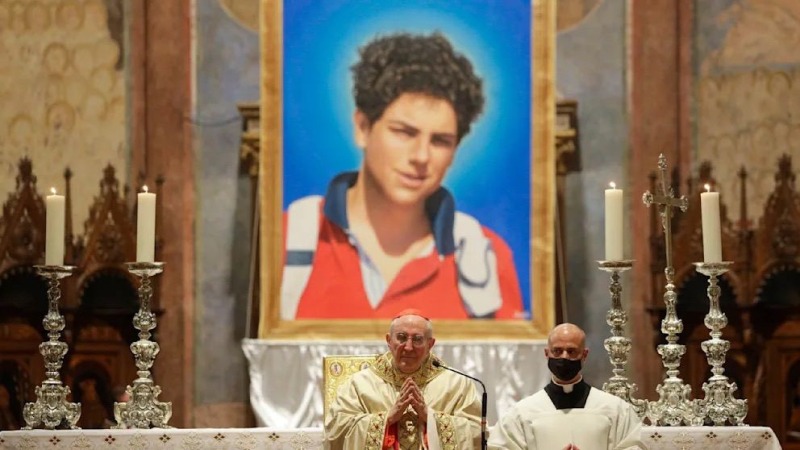 Первый святой миллениал: Папа Римский канонизировал 15-летнего «инфлюэнсера Бога» | ФОТО | ВИДЕО