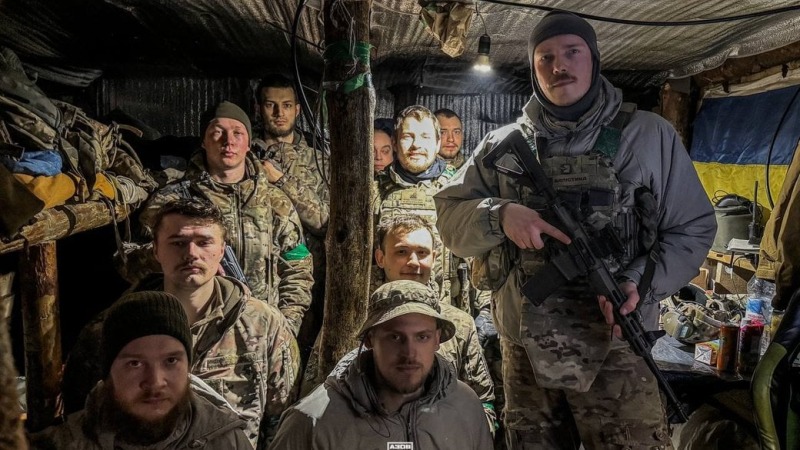 Петиция о разблокировании передачи американского оружия «Азову» набрала 25 тысяч подписей