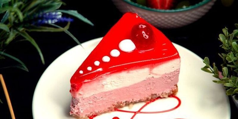 Торт "Клубничник": готовим летний десерт без глютена