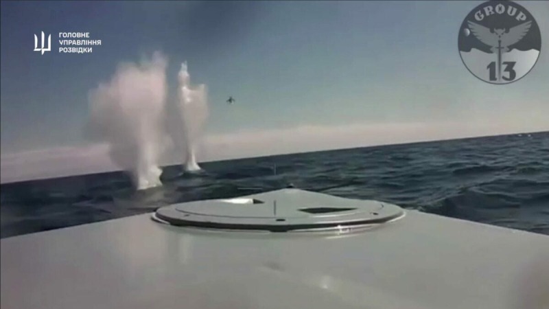 В ГУР заявили об уничтожении двух российских катеров в Крыму | ВИДЕО