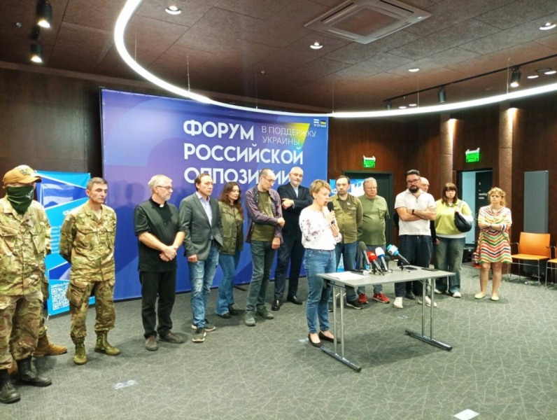 Во Львове прошел «форум российской оппозиции» с Подоляком. Мэр города был не в курсе