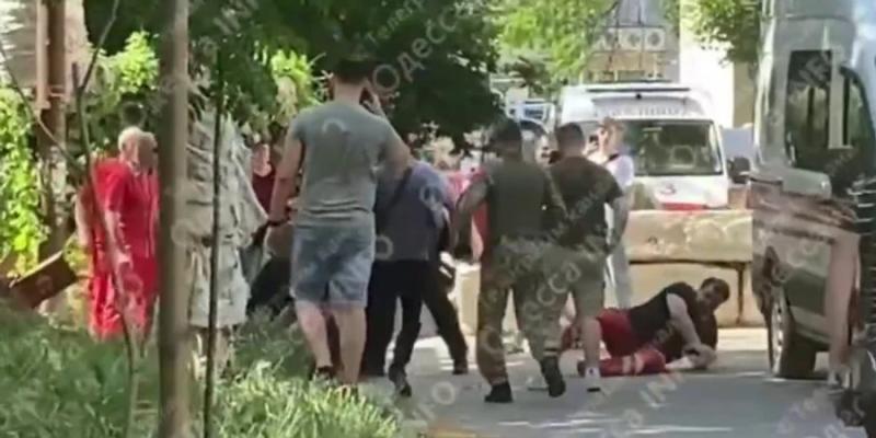 Драку спровоцировали неизвестные: В Одесском ТЦК прокомментировали инцидент между медиками и военными