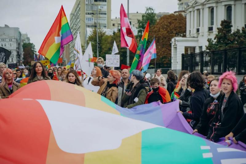 На мероприятие KyivPride пришли работники ТЦК: организаторы заявили об ущемлении прав ЛГБТ-сообщества