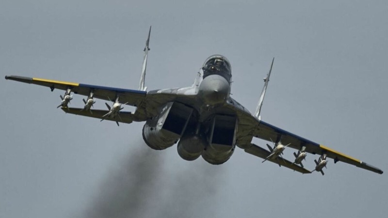 Sky News: Украинский военный самолет впервые ударил по цели на территории России | ВИДЕО