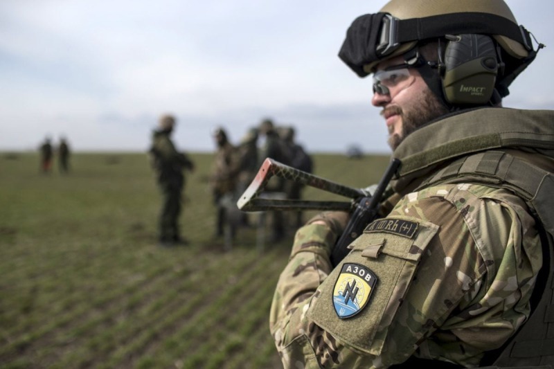 США сняли запрет на поставки оружия «Азову»