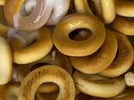 Ліниві ватрушки без розкочування тіста: знадобляться бублики