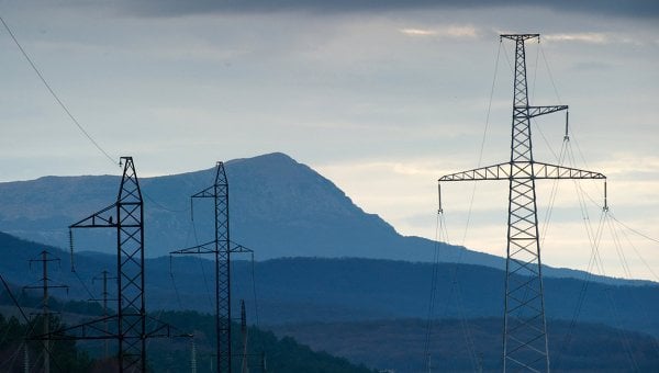 Украина в воскресенье возобновит экспорт электроэнергии в соседние страны