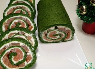 Шпинатный рулет с красной рыбой