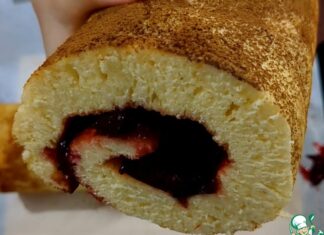 Сладкий рулет с джемом