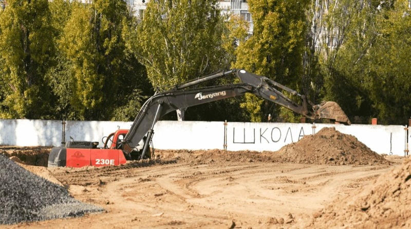 СМИ: В Херсоне фирмы, связанные с властью, несмотря на протесты местных жителей строят две подземные школы