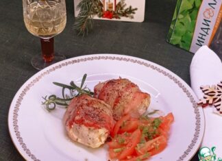 Индейка с томатами и беконом