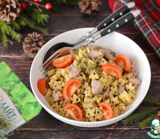 Новогодние макароны с индейкой и песто