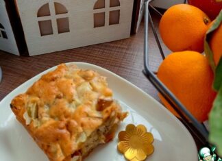 Пирог с грушами, изюмом и орехами