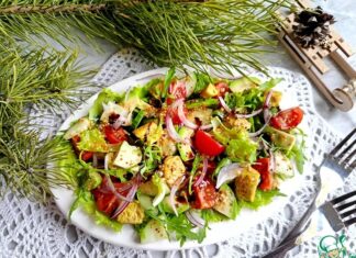 Салат с индейкой и авокадо