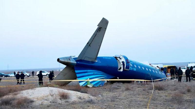 СМИ: Самолет Azerbaijan Airlines был сбит российской ракетой