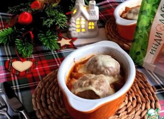 Тефтели с кабачком в томатном соусе