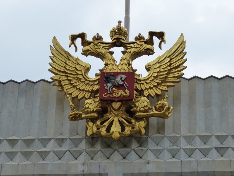 CNN: Россия и Китай начинают вербовать уволенных американских госслужащих