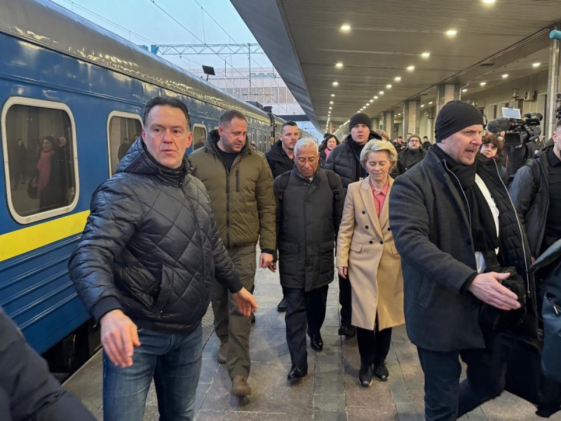 На третью годовщину российского вторжения в Киев прибыли ряд европейских лидеров