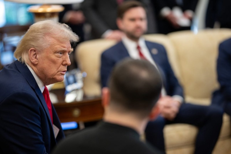 Все больше американцев против подхода Трампа к войне в Украине