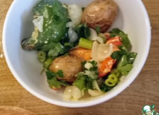 Хрустящий картофель в соусе из перцев