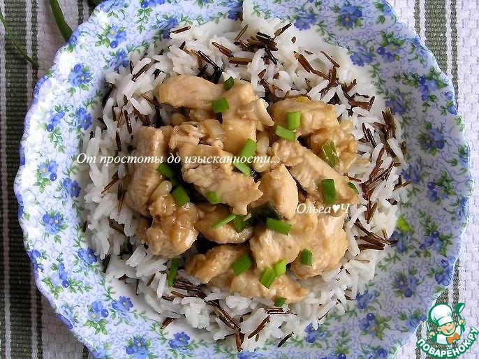 Куриное филе с орешками и рисом