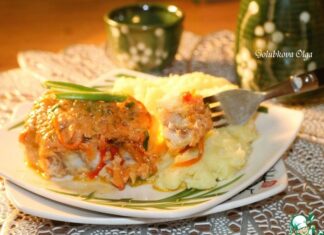 Минтай с зажаркой под соусом