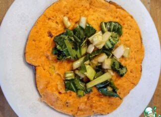 Окономияки с кимчи и чеддером