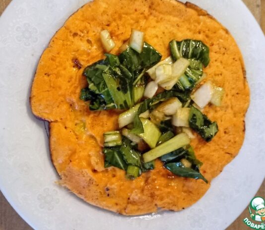 Окономияки с кимчи и чеддером