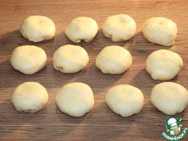 Пирожки с яблочной начинкой