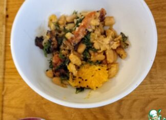 Салат из моркови, апельсина, кунжута, фасоли