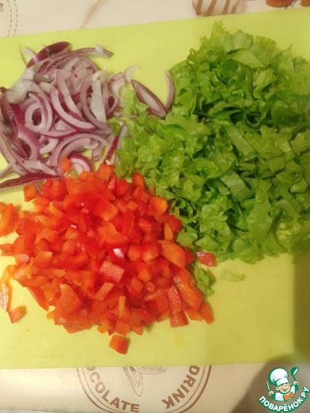 Салат с авокадо и овощами