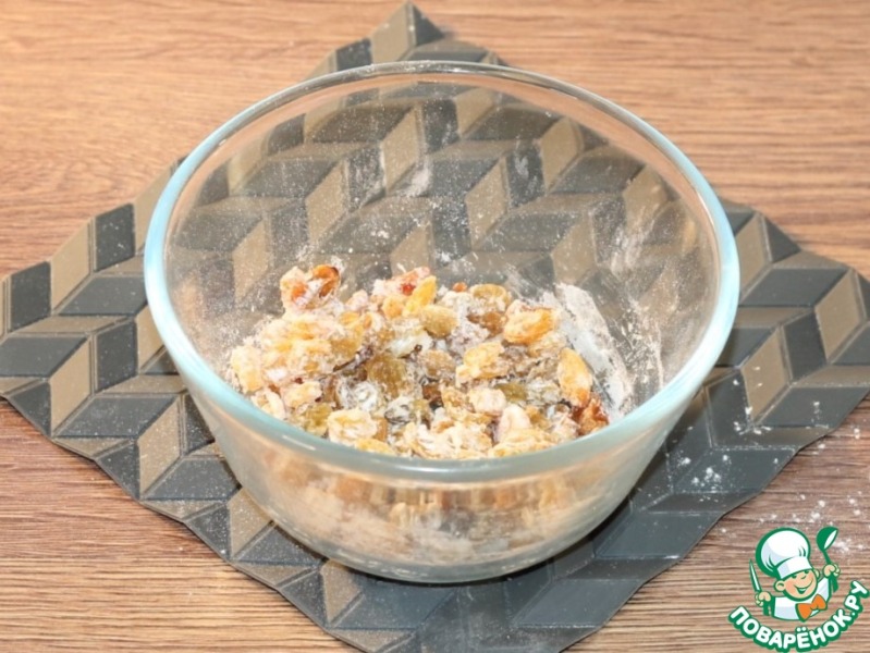 Сладкие пасхальные крученки с изюмом