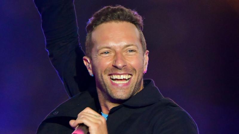 Солист Coldplay назвал россиянина «братом» и пообещал дать концерт в РФ | ВИДЕО