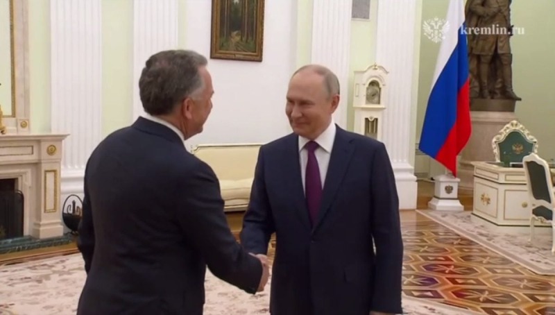 «Так рад видеть вас»: Уиткофф прибыл в Кремль на переговоры с Путиным | ВИДЕО
