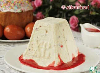 Творожная пасха с клубничным соусом