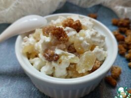 Творожный салат с грушей и шелковицей