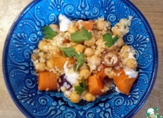 Запеченная морковь с нутом, финиками, фетой