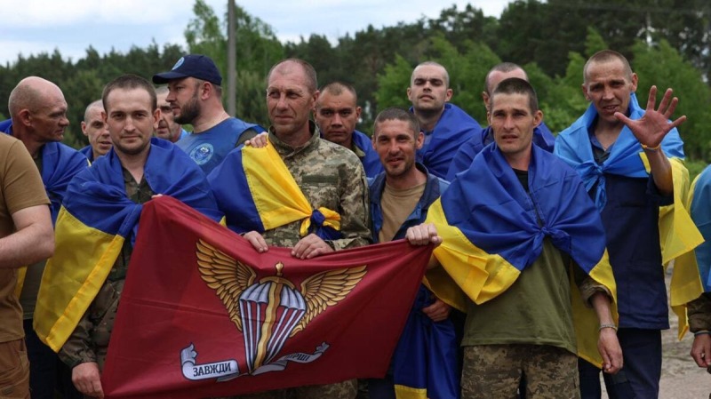 Еще 307 украинских защитников вернули из российского плена | ФОТО