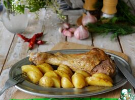 Голень индейки с картофелем в фольге