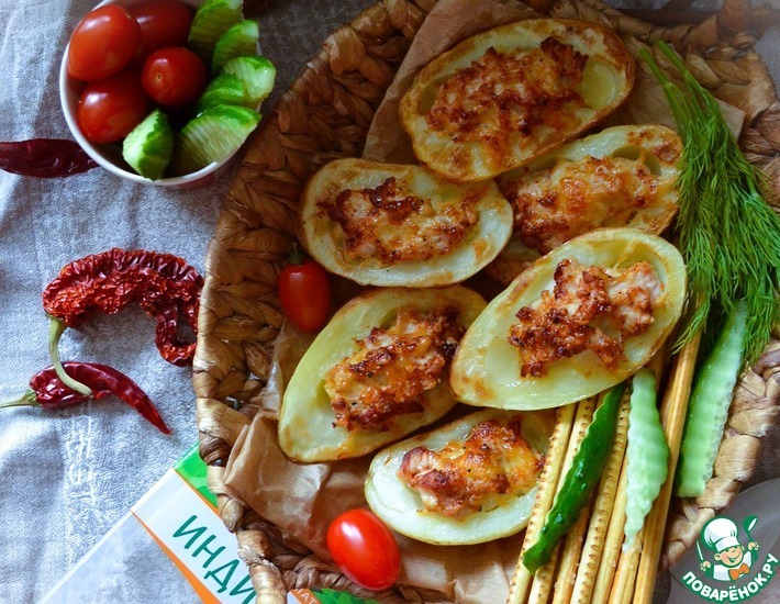 Картофельные лодочки с индейкой и сулугуни