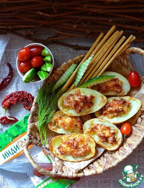 Картофельные лодочки с индейкой и сулугуни