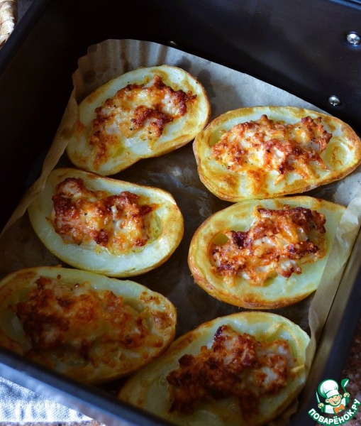 Картофельные лодочки с индейкой и сулугуни