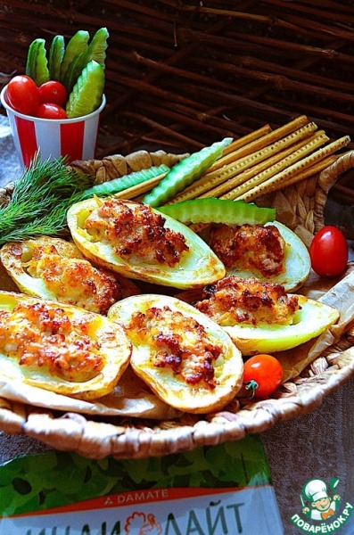 Картофельные лодочки с индейкой и сулугуни