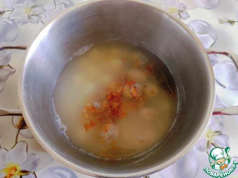 Кулеш с купатами и вялеными томатами