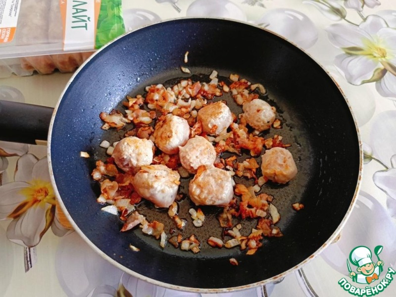 Кулеш с купатами и вялеными томатами
