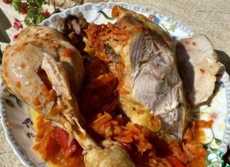 Курица. Тушеная с морковкой и паприкой